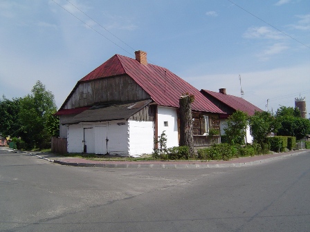 Dom na zbiegu ulic Poprzecznej i Szkolnej